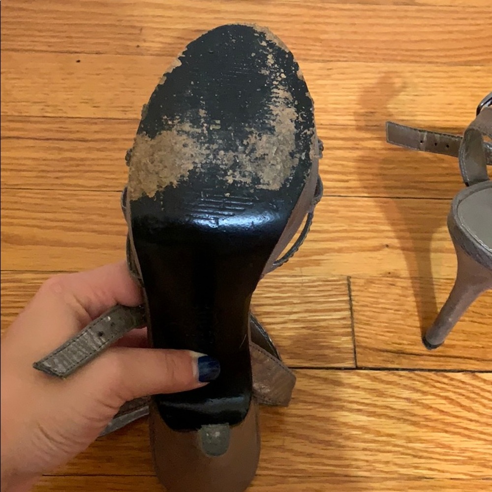 Heels - Picture 7 of 7